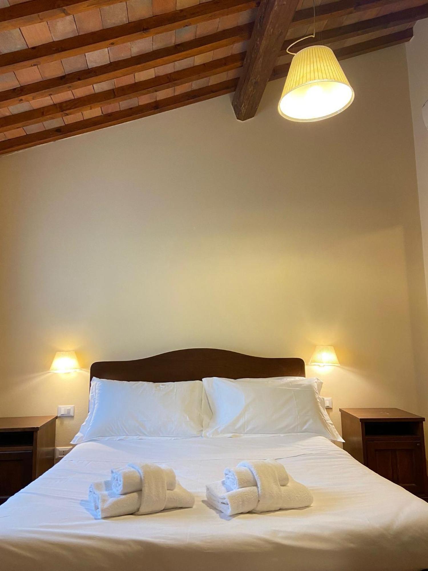 Bed and Breakfast Casale Dei Cento Acri Florencia Exterior foto